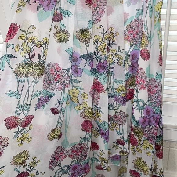 Bisou Bisou high low floral skirt - Picture 2 of 3